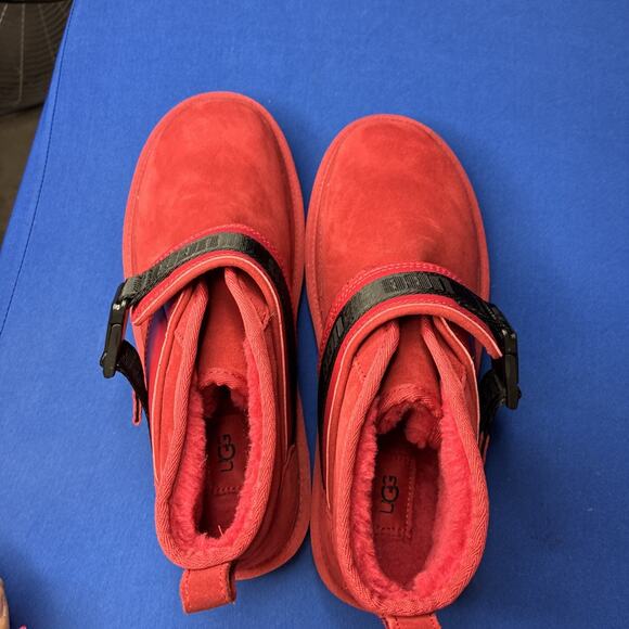 UGG Men’s Red Suede Buckle Fur Lined Ankle Boots Round Toe Size 10